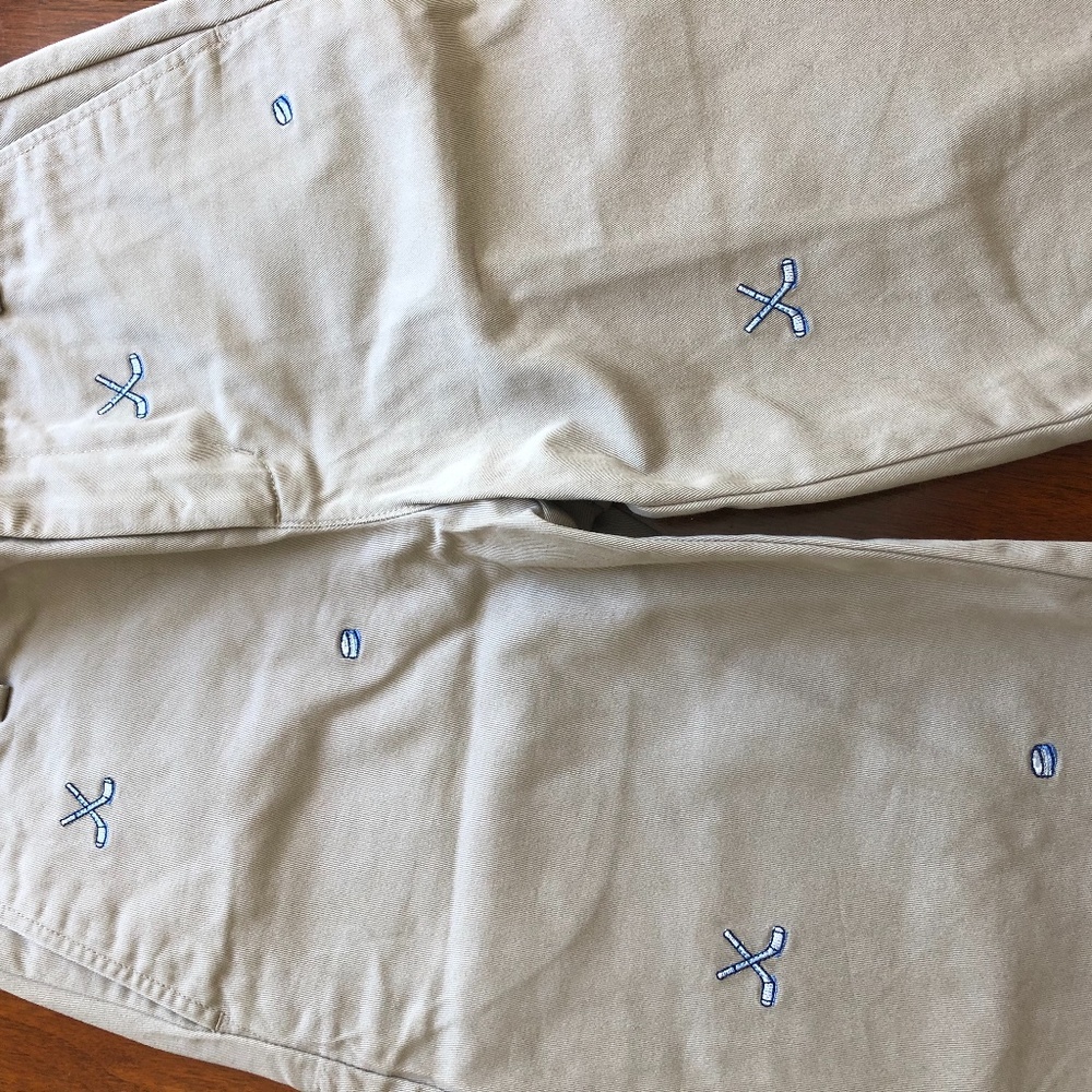Vineyard Vines Hockey shorts size 16